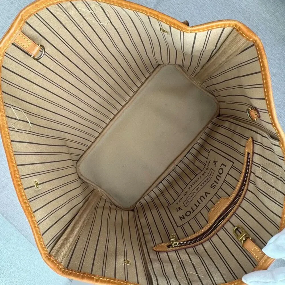 Louis Vuitton Women Pre-Loved Bag Very Good Condition